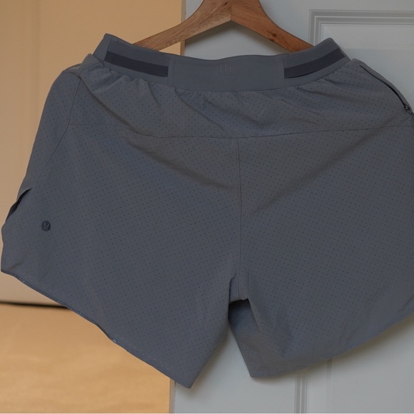 Lululemon Fast and Free 6” Light Gray Linerless Shorts - Picture 1 of 2